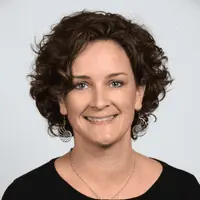 Lisa Riegel - headshot