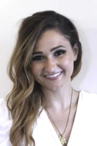 Bethanie Couri - headshot